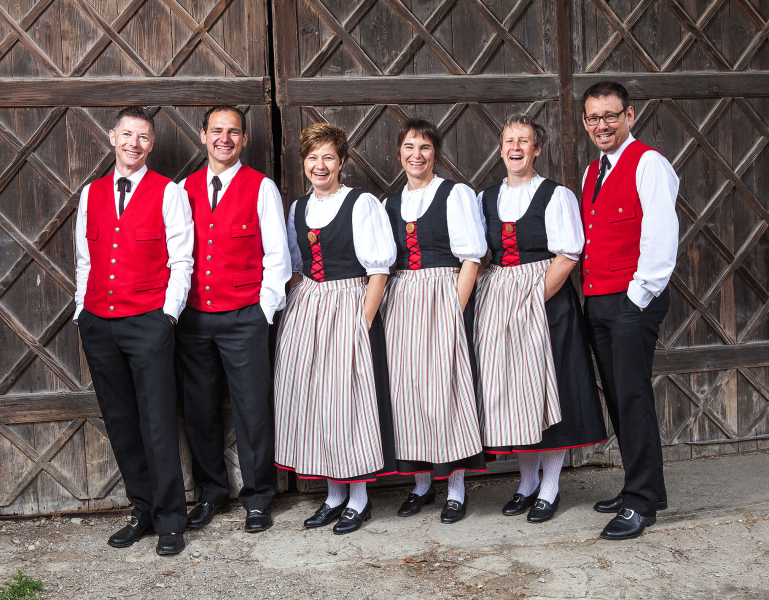 _MG_3474.Scheune.lachend